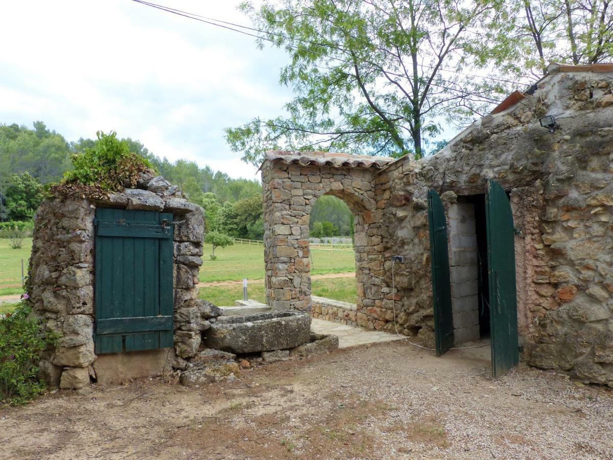 Domaine Des Bruguieres Entrecasteaux Exterior foto